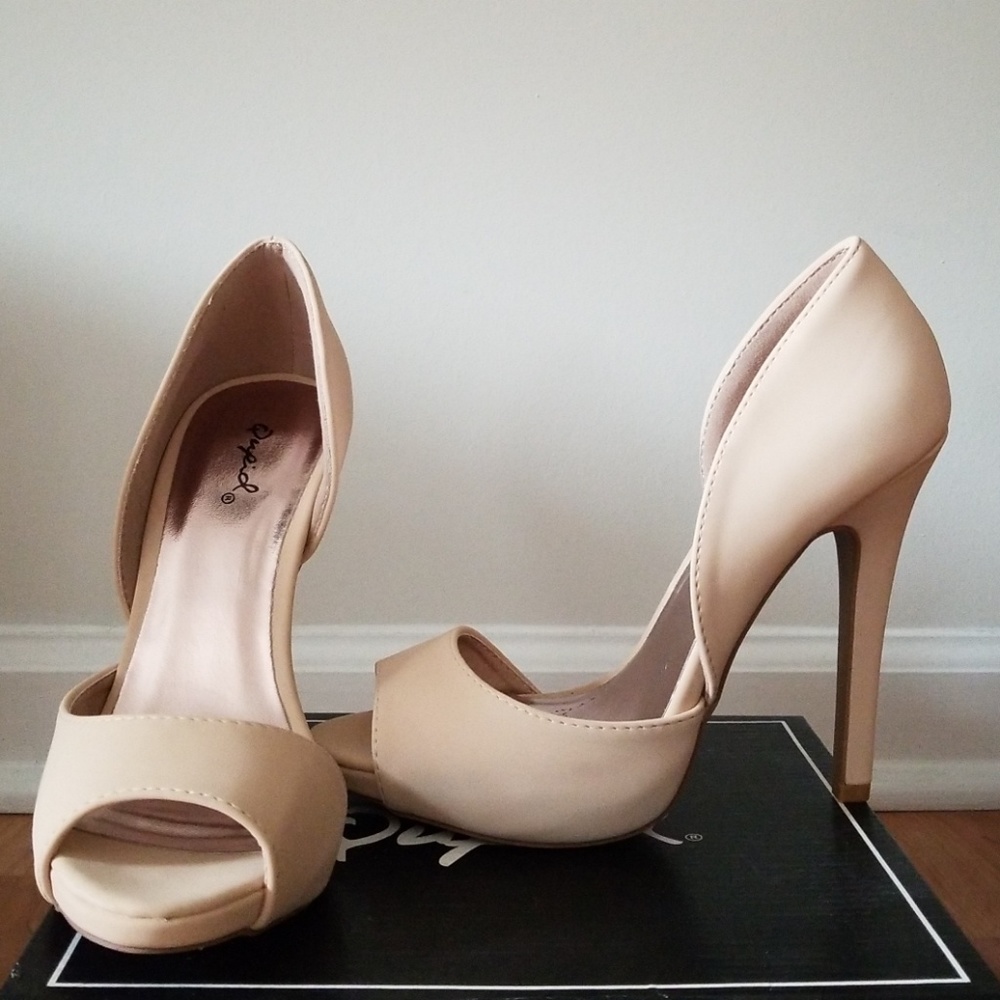 NWT nude heels